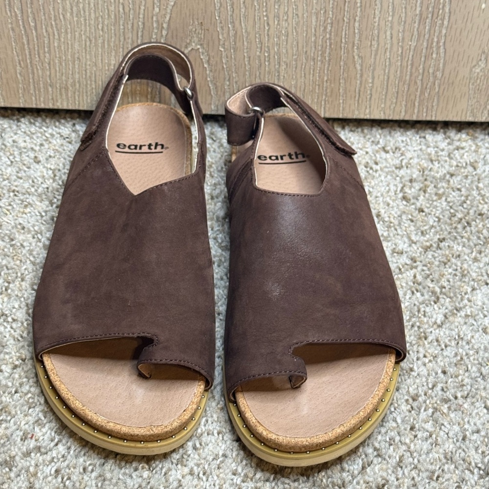EARTH "GROVE GALA" BROWN LEATHER SANDALS